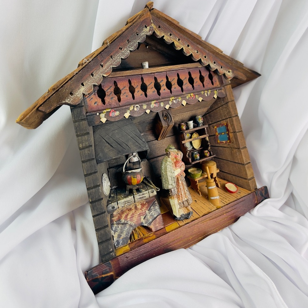 Vintage handcrafted Anri Diorama Made in Italy Cottagecore Chalet Décor Grams - Picture 13 of 13